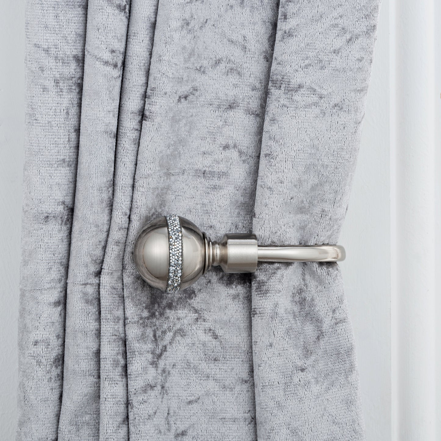 Diamante Ball Metal Extendable Curtain Pole with Rings and Fittings (25/28mm)