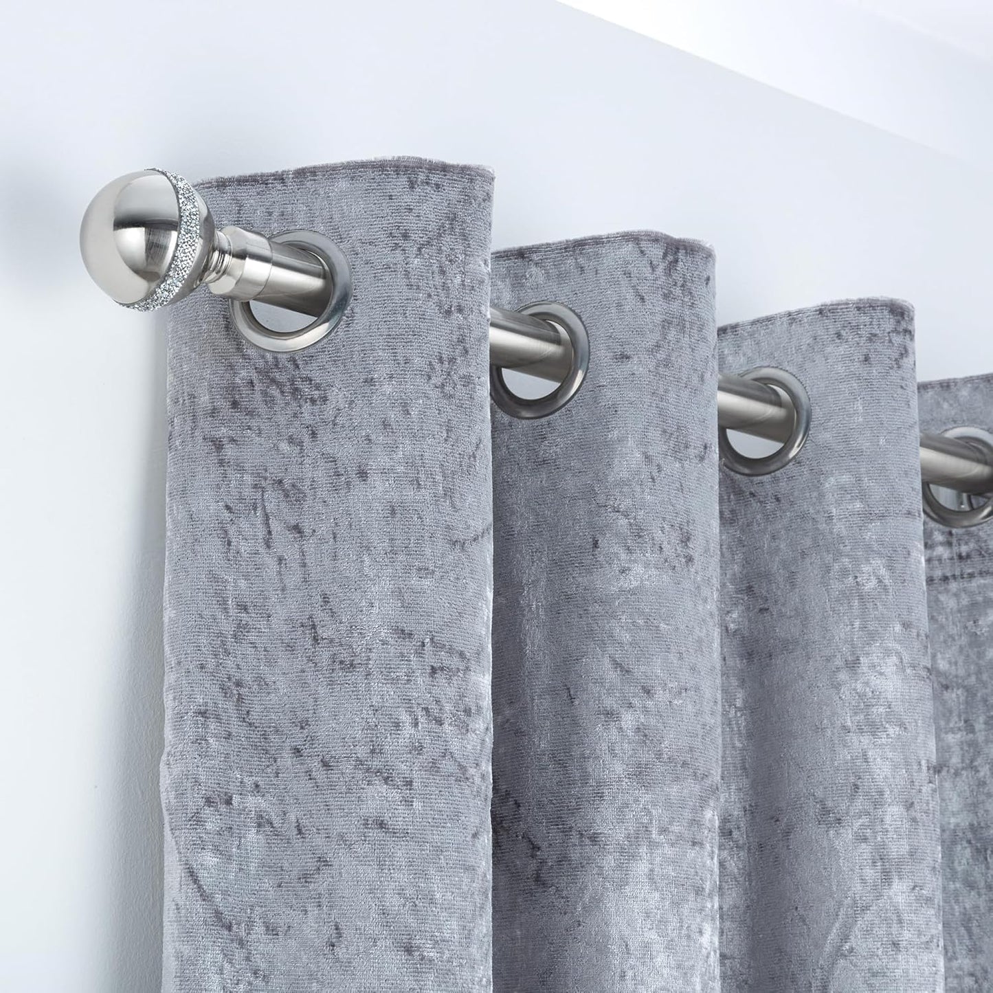 Diamante Ball Metal Extendable Curtain Pole with Rings and Fittings (25/28mm)